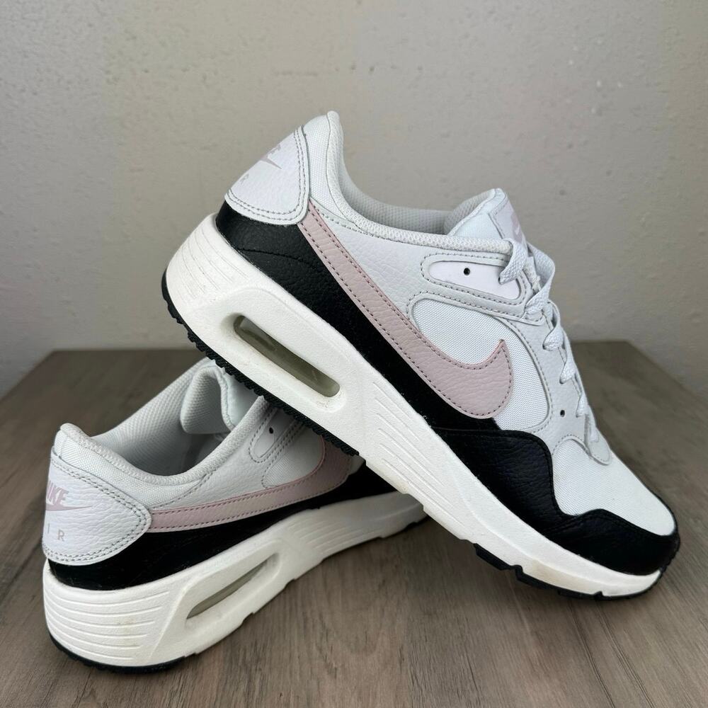 Women's Nike Air Max SC sneakers in the "Platinum Tint Black Sail"
